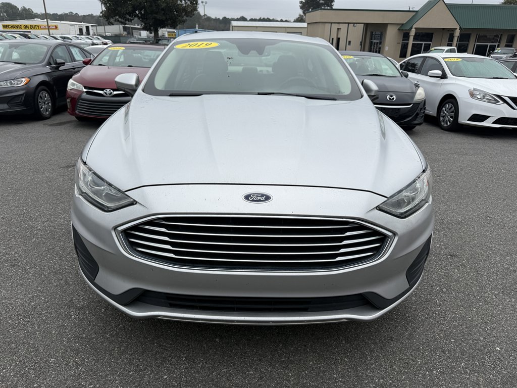2019 Ford Fusion SE's photo