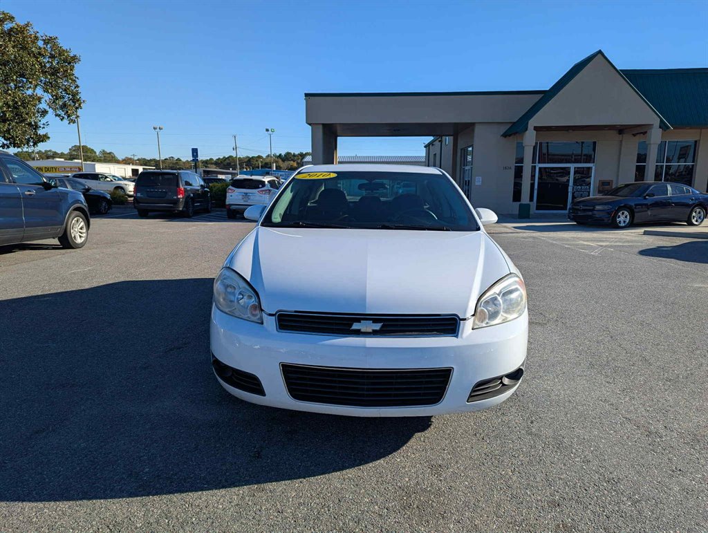 2010 Chevrolet Impala LT's photo
