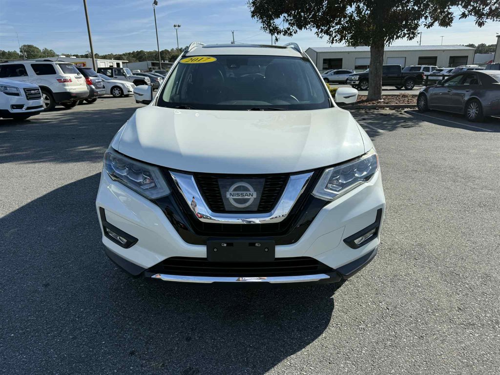 2017 Nissan Rogue SL's photo