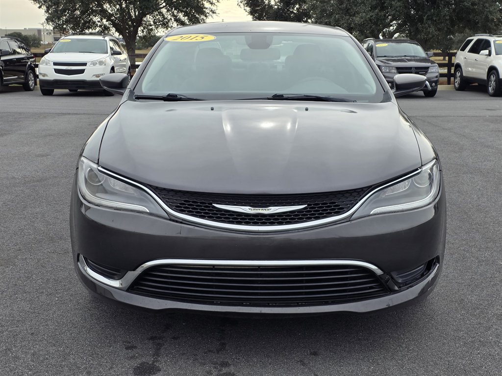 2015 Chrysler 200 Limited's photo