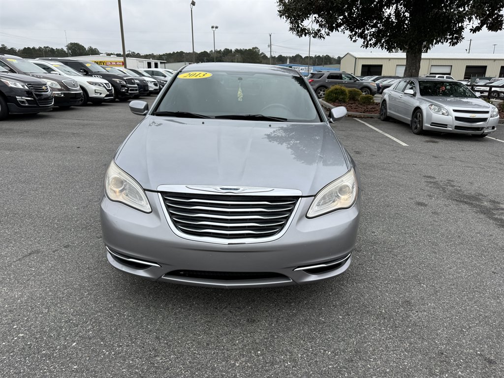 2013 Chrysler 200 Touring's photo