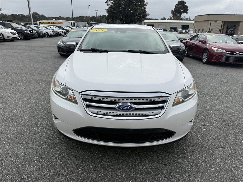 2011 Ford Taurus Limited's photo