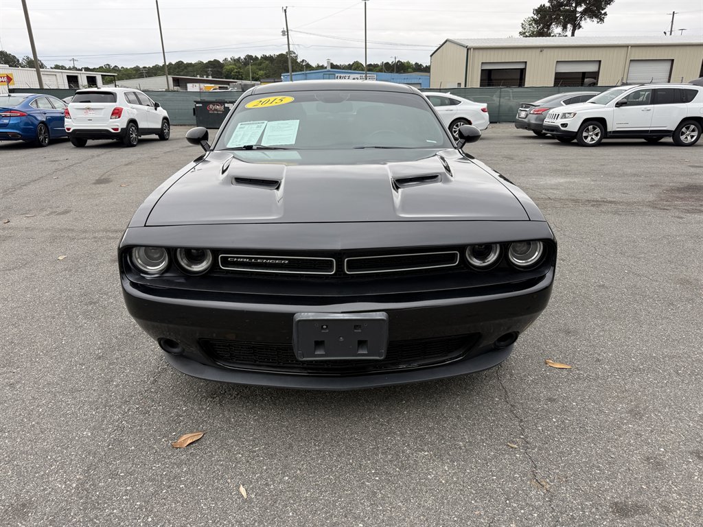 2015 Dodge Challenger SXT's photo