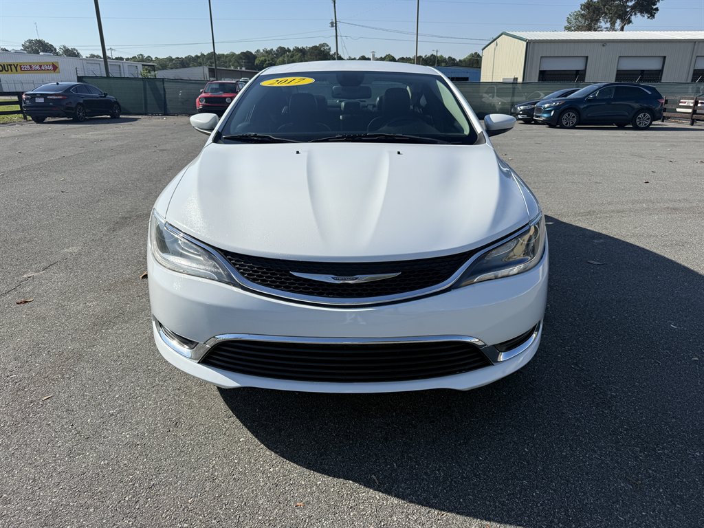 2017 Chrysler 200 Limited Platinum's photo