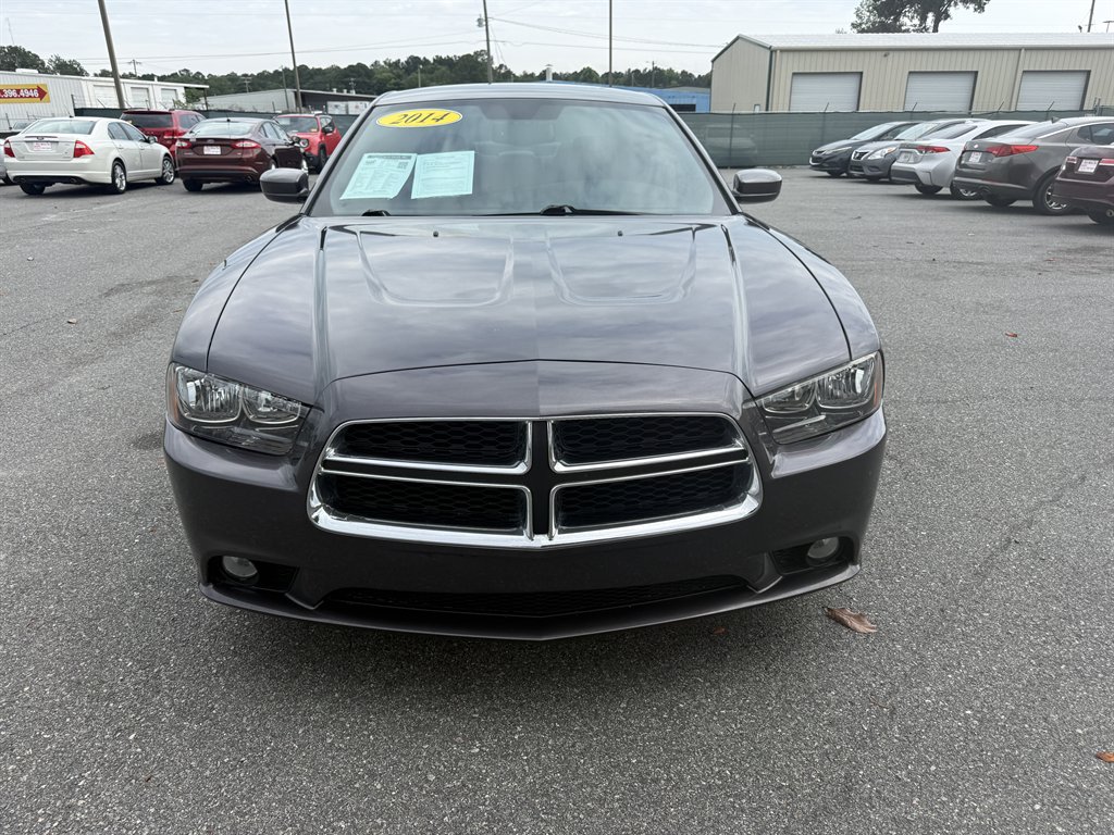 2014 Dodge Charger SE's photo